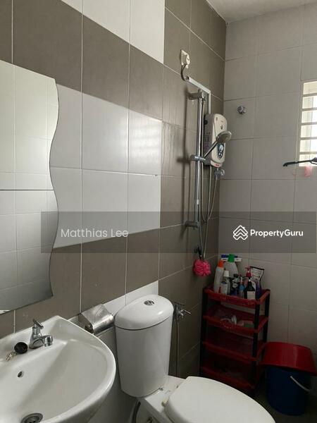 Bathroom-0176281628