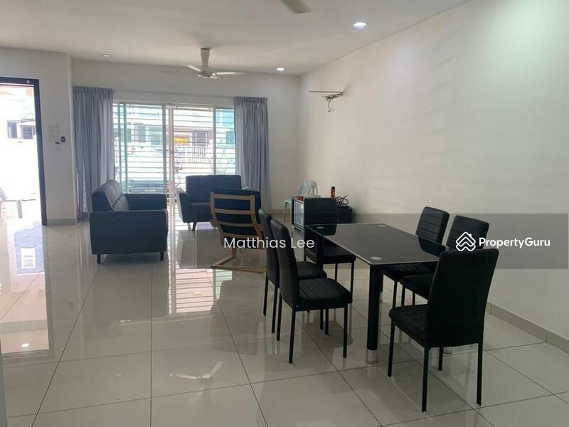Living Room-0176281628