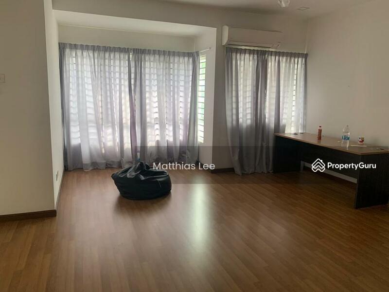 Living Room-0176281628