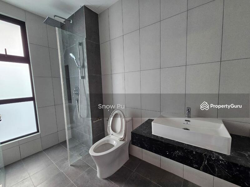 Servis Apartment untuk Disewa di Ruby Seapark - Snow Pu - Bathroom - PropertyGuru.com.my