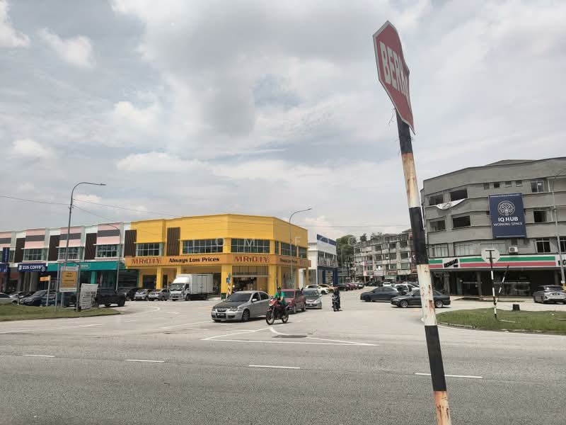 Shop for Rent in Bukit Sentosa (Rawang) - Tom Foo - Exterior - PropertyGuru.com.my