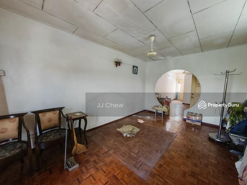 2.5-storey Terraced House for Sale in Taman Putri Jaya (Cheras) - JJ Chew - Living Room - PropertyGuru.com.my