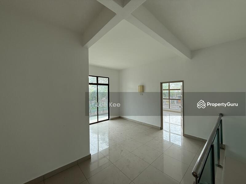 Cluster House for Sale in Bandar Putera Indah (Batu Pahat) - Lee Kee - Living Room - PropertyGuru.com.my