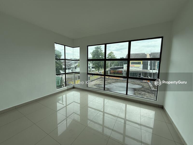 Cluster House for Sale in Bandar Putera Indah (Batu Pahat) - Lee Kee - View - PropertyGuru.com.my