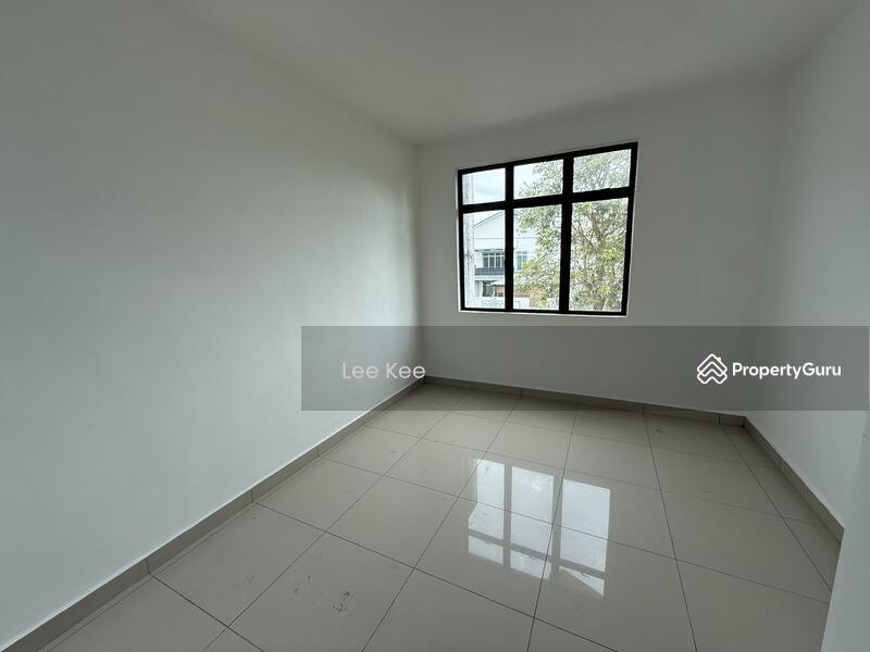 Cluster House for Sale in Bandar Putera Indah (Batu Pahat) - Lee Kee - Bedroom - PropertyGuru.com.my