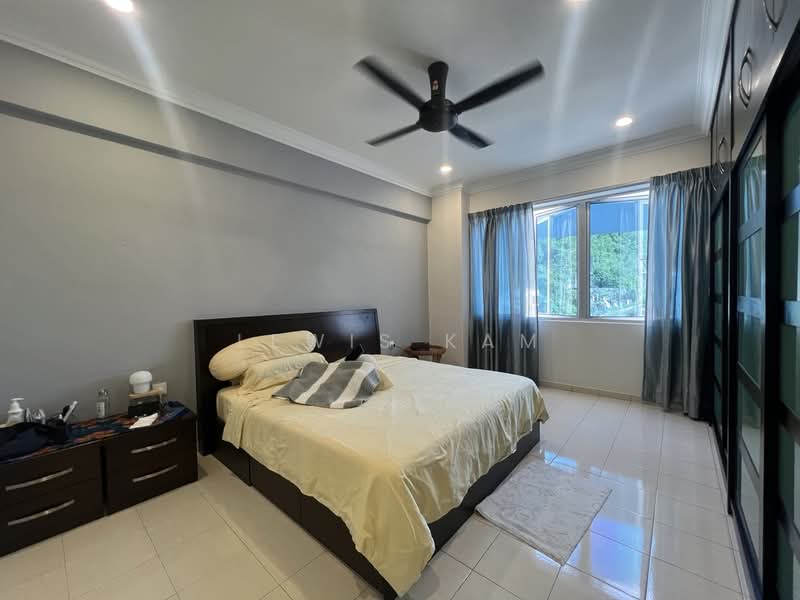 Kondominium untuk Dijual di Straits Regency - Lewis Kam - Master Bedroom - PropertyGuru.com.my