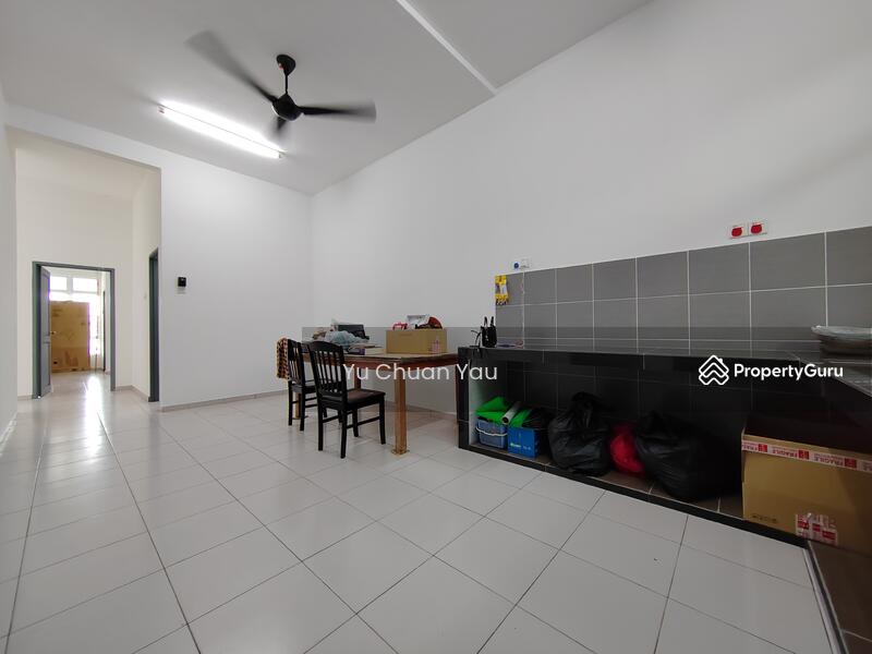Dining & Dry Kitchen
