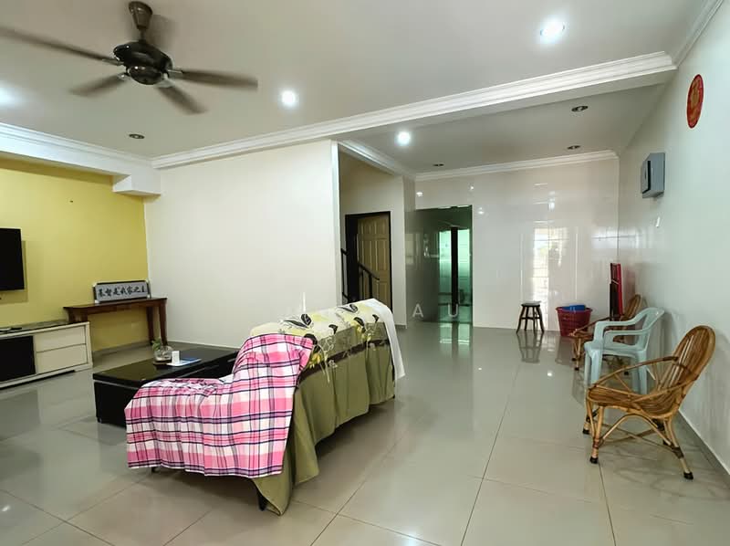 Rumah Teres 2 Tingkat untuk Dijual di Taman Silibin Ria (Ipoh) - Tony Au - Living Room - PropertyGuru.com.my