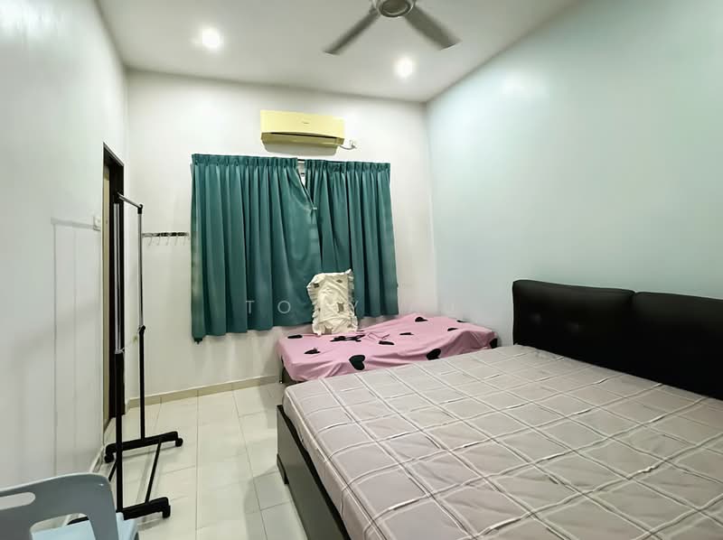 Rumah Teres 2 Tingkat untuk Dijual di Taman Silibin Ria (Ipoh) - Tony Au - Bedroom - PropertyGuru.com.my