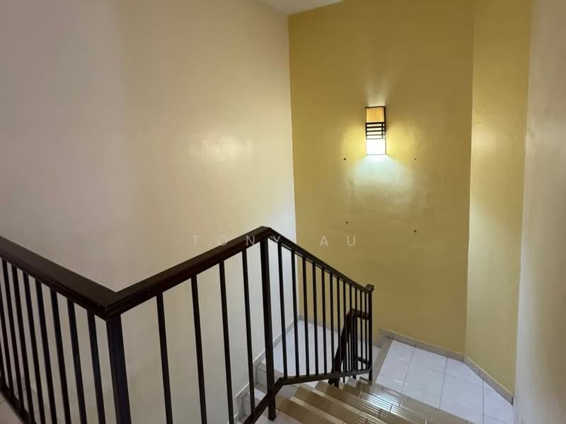 Rumah Teres 2 Tingkat untuk Dijual di Taman Silibin Ria (Ipoh) - Tony Au - Stairs - PropertyGuru.com.my