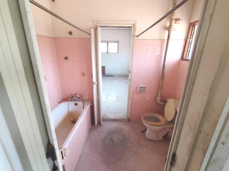 Taman Ayer Panas untuk Untuk Dijual - RM 3,800,000, Feb 2026 - Bathroom - PropertyGuru.com.my
