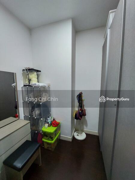 Condominium for Sale at Windows on The Park - Cathy Chin - Walk-in Wardrobe - PropertyGuru.com.my