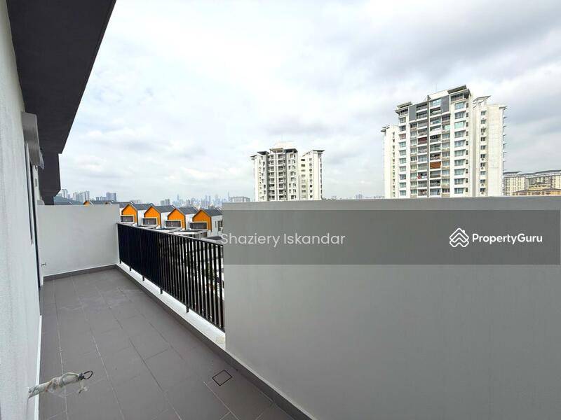 Rumah Teres 3 Tingkat untuk Dijual di Taman Melawati (Ulu Kelang) - Shaziery Iskandar - Balcony - PropertyGuru.com.my