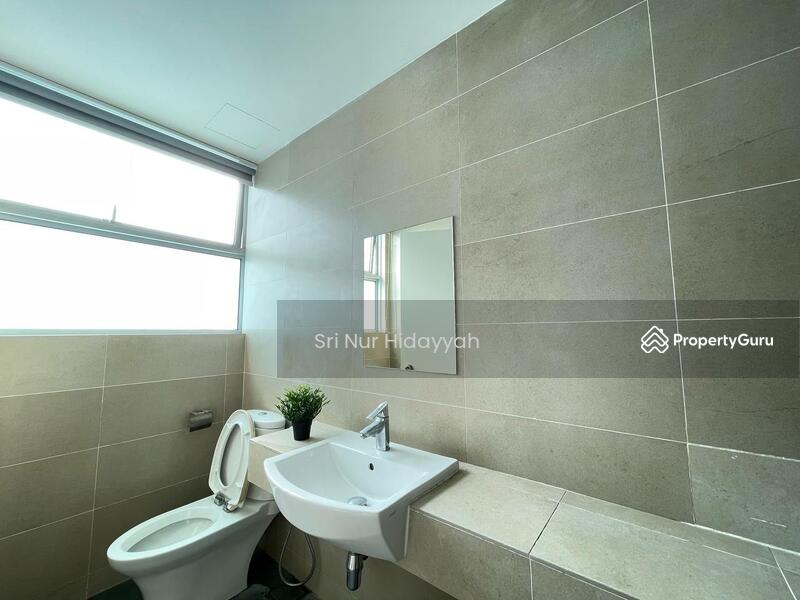 Private Bathroom For Master Room
