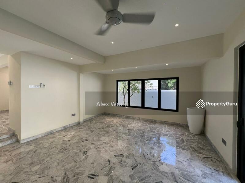 Bungalow House untuk Disewa di Taman Bukit Pantai (Bangsar) - Alex Wong - Living Room - PropertyGuru.com.my