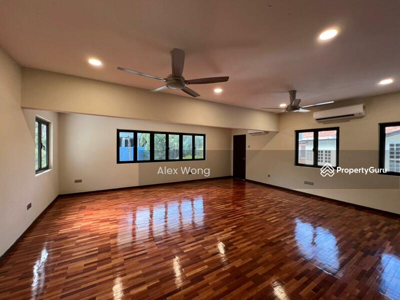 Bungalow House untuk Disewa di Taman Bukit Pantai (Bangsar) - Alex Wong - Living Room - PropertyGuru.com.my