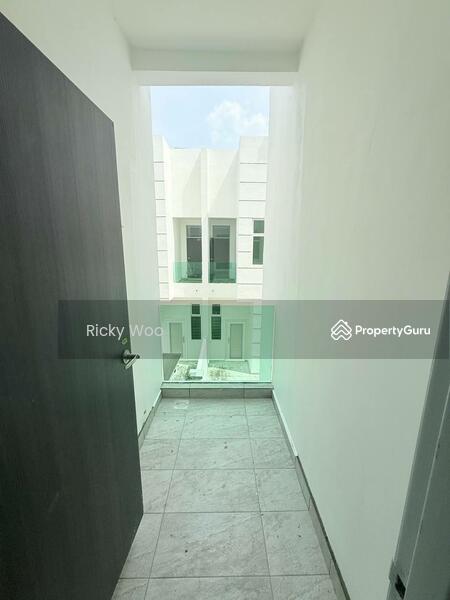 Cluster House for Sale in Skudai (Johor) - Ricky Woo - Corridor - PropertyGuru.com.my
