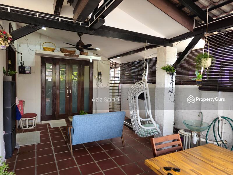 2-storey Terraced House for Sale in Bandar Nusaputra (Puchong) - Aziz Saad - Living Room - PropertyGuru.com.my