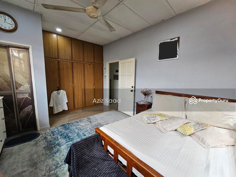 2-storey Terraced House for Sale in Bandar Nusaputra (Puchong) - Aziz Saad - Master Bedroom - PropertyGuru.com.my