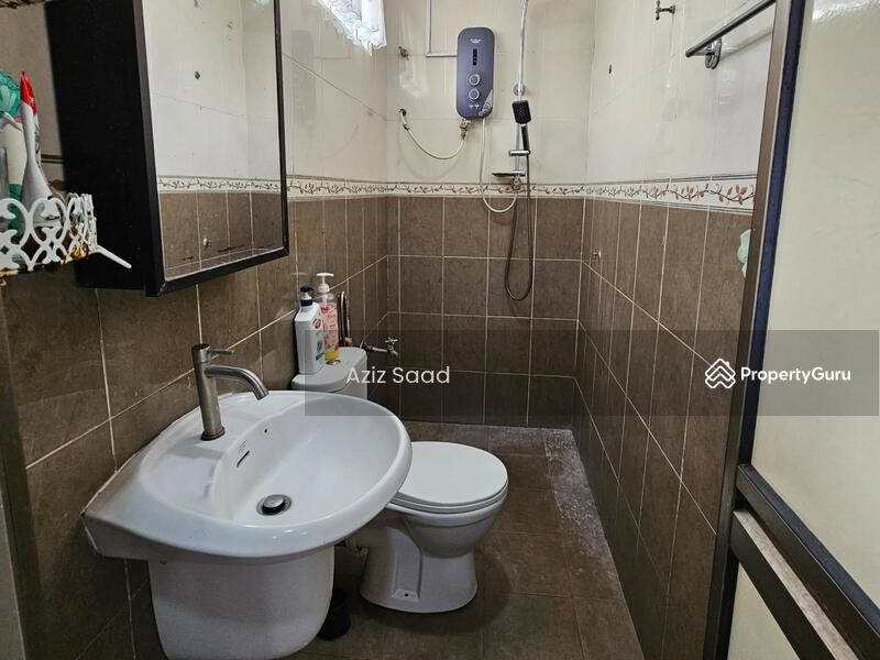 2-storey Terraced House for Sale in Bandar Nusaputra (Puchong) - Aziz Saad - Bathroom - PropertyGuru.com.my