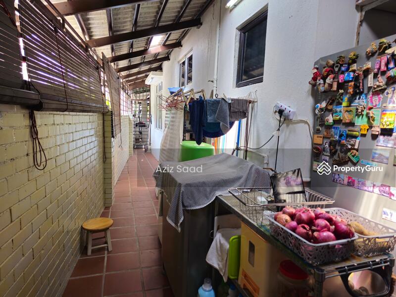 2-storey Terraced House for Sale in Bandar Nusaputra (Puchong) - Aziz Saad - Kitchen - PropertyGuru.com.my