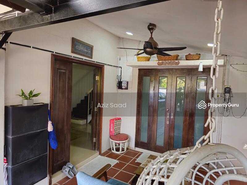 2-storey Terraced House for Sale in Bandar Nusaputra (Puchong) - Aziz Saad - Entrance - PropertyGuru.com.my