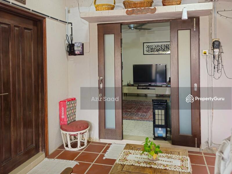 2-storey Terraced House for Sale in Bandar Nusaputra (Puchong) - Aziz Saad - Entrance - PropertyGuru.com.my