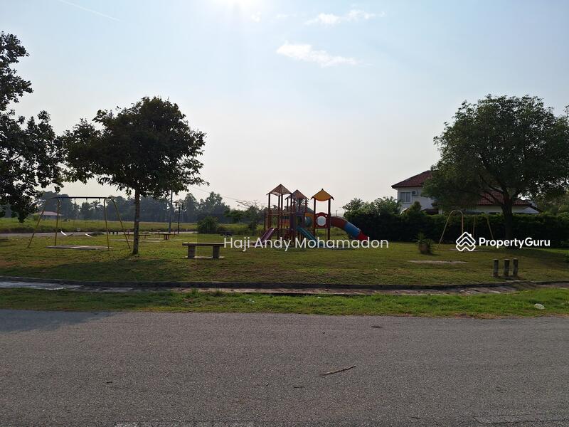 Facing Playground