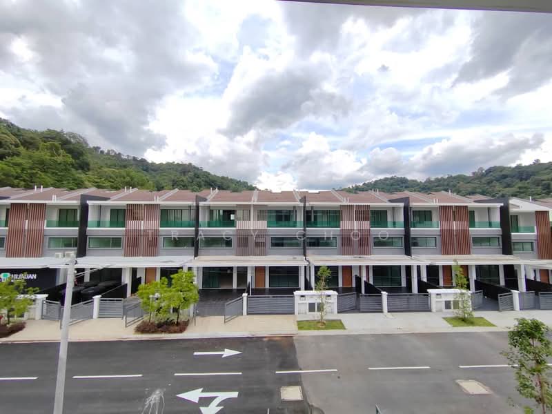 3-storey Terraced House for Sale in Selayang (Selangor) - Tracy Choo - Exterior - PropertyGuru.com.my