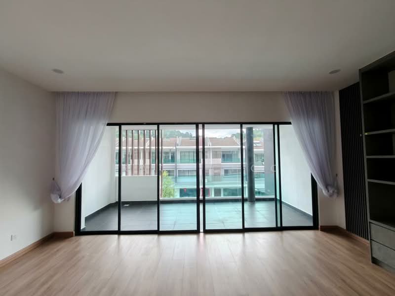 3-storey Terraced House for Sale in Selayang (Selangor) - Tracy Choo - Balcony - PropertyGuru.com.my