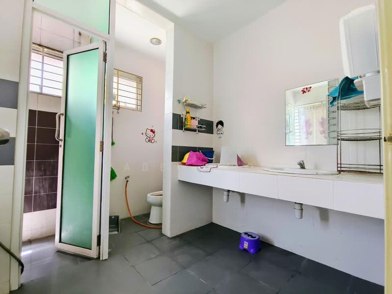 Banglo Pautan untuk Dijual di Taman Mutiara Indah (Puchong) - Mabel Chow - Bathroom - PropertyGuru.com.my