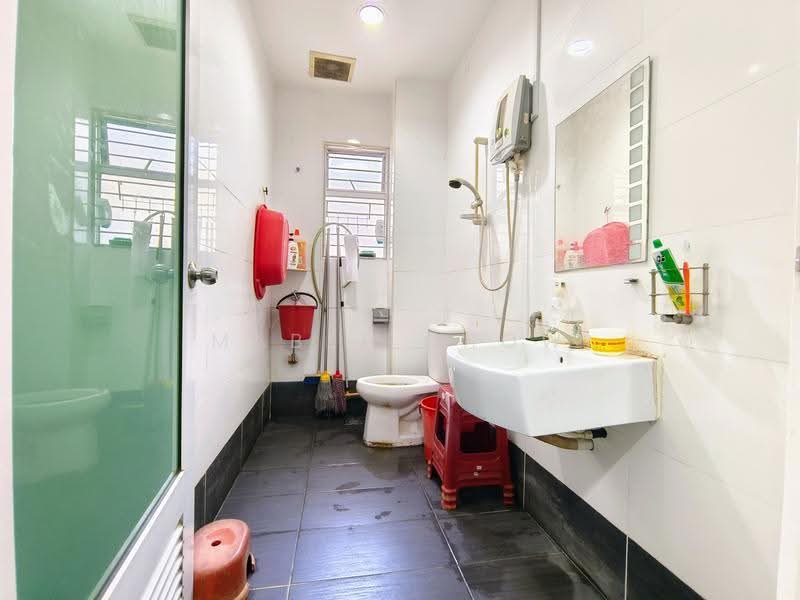 Banglo Pautan untuk Dijual di Taman Mutiara Indah (Puchong) - Mabel Chow - Bathroom - PropertyGuru.com.my