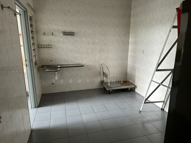 Condominium for Sale at Putra Indah Condominium - Terry Chen - Kitchen - PropertyGuru.com.my
