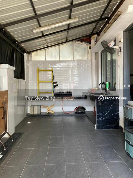 Semi-Detached House for Sale in Taman Bukit Serdang (Seri Kembangan) - Tey Siew Zing - Kitchen - PropertyGuru.com.my