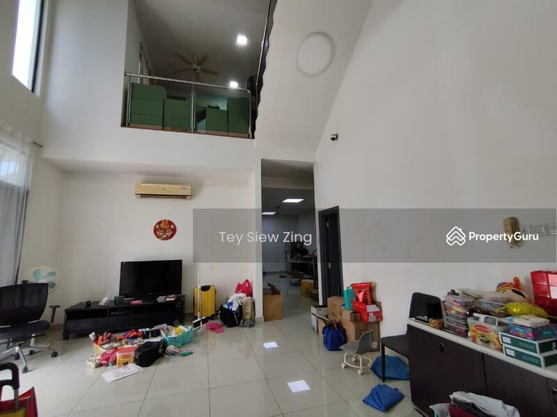 Semi-Detached House for Sale in Taman Bukit Serdang (Seri Kembangan) - Tey Siew Zing - Living Room - PropertyGuru.com.my