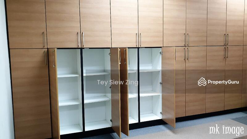 Storage cabinet