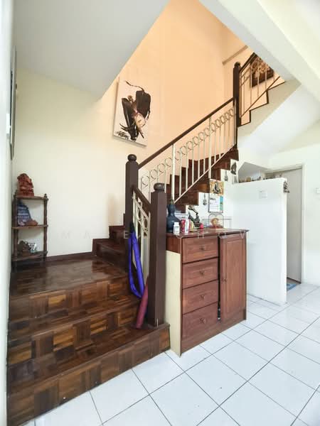 Rumah Teres 2 Tingkat untuk Dijual di Presint 9 (Putrajaya) - Mabel Chow - Stairs - PropertyGuru.com.my
