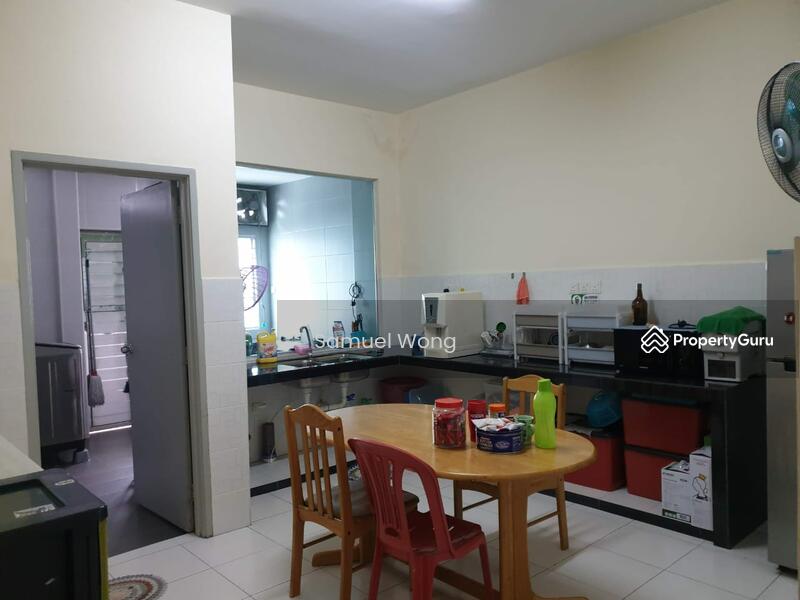 Taman Mutiara Rini untuk Untuk Dijual - RM 810,000, Apr 2026 - Kitchen - PropertyGuru.com.my