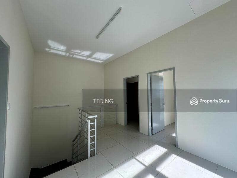 Villa Raintree 1 @ 2 Storey Terrace Intermediate Corner Simpang Ampat untuk Untuk Dijual - RM 650,000, Feb 2026 - Stairs - PropertyGuru.com.my