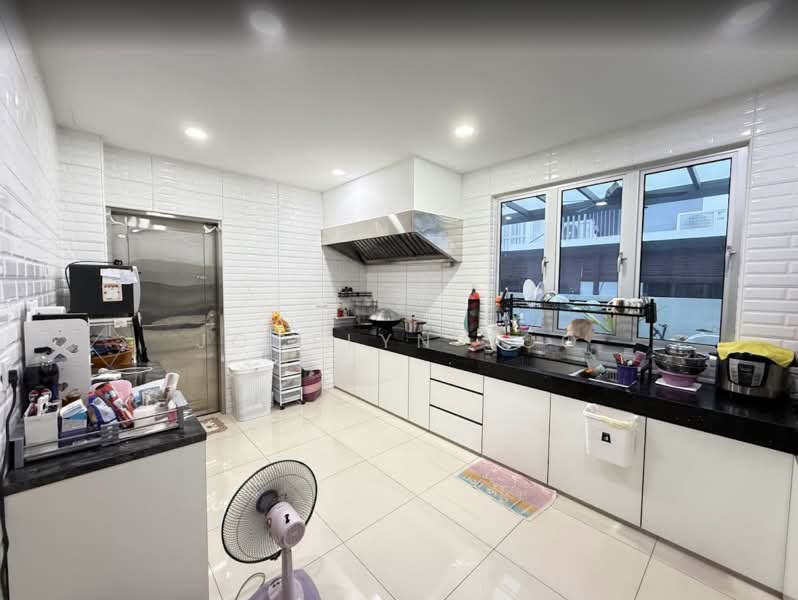 Semi-Detached House for Sale in Jade Hills (Kajang) - Jocelyn Soo - Kitchen - PropertyGuru.com.my