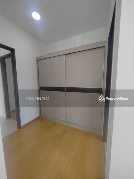 Condominium for Sale at Bay Point @ Country Garden Danga Bay - YANTING.C . - Master bedroom  - PropertyGuru.com.my