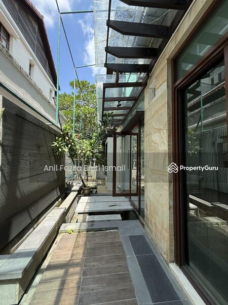 Rumah Berkembar untuk Dijual di Bukit Tunku (Kenny Hills) (Kuala Lumpur) - Anil Fazila Binti Ismail - Entrance - PropertyGuru.com.my