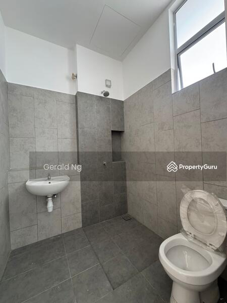2-storey Terraced House for Sale in Skudai (Johor) - Gerald Ng - Bathroom - PropertyGuru.com.my