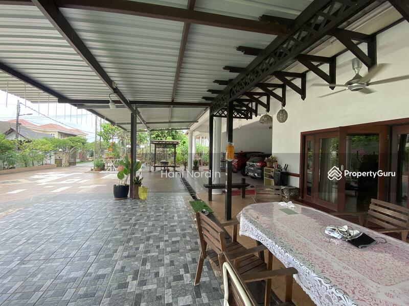 For Rent - Bandar Baru Bangi Bungalow. Beautiful on Flat Land.