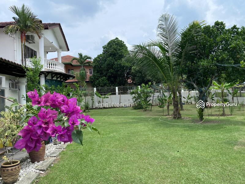 For Rent - Bandar Baru Bangi Bungalow. Beautiful on Flat Land.