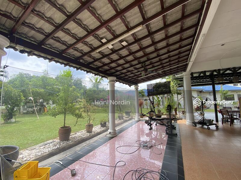 For Rent - Bandar Baru Bangi Bungalow. Beautiful on Flat Land.
