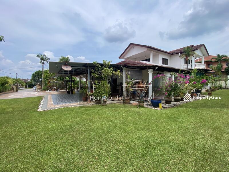 For Rent - Bandar Baru Bangi Bungalow. Beautiful on Flat Land.