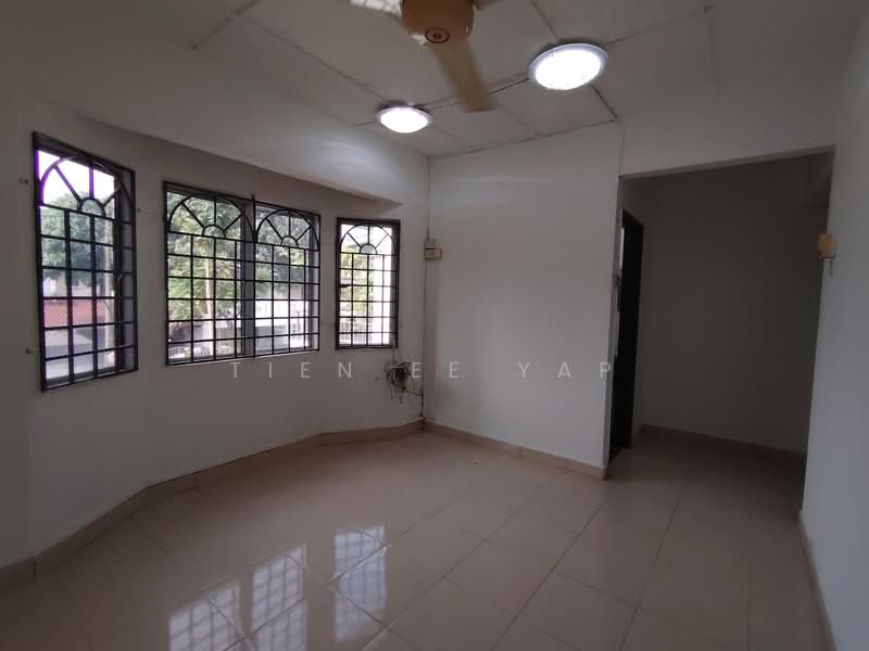 Rumah Teres 2 Tingkat untuk Dijual di Taman Mastiara (Jalan Ipoh) - Tien Ee Yap - Living Room - PropertyGuru.com.my