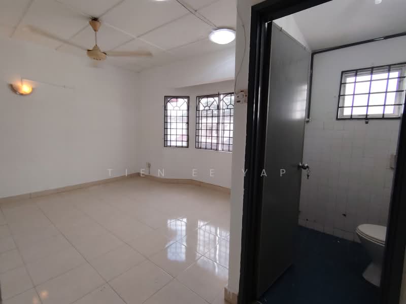 Rumah Teres 2 Tingkat untuk Dijual di Taman Mastiara (Jalan Ipoh) - Tien Ee Yap - Bedroom - PropertyGuru.com.my