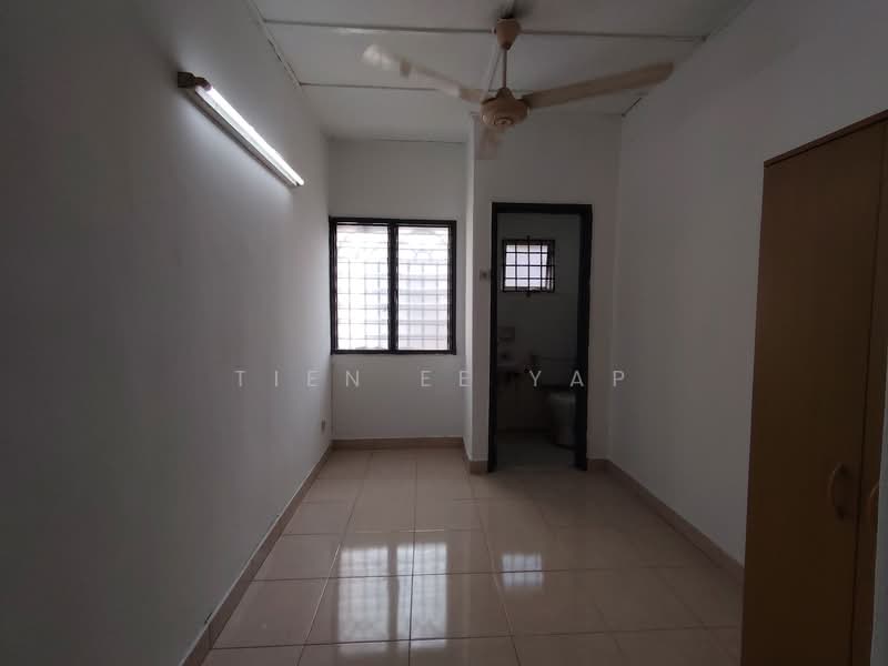 Rumah Teres 2 Tingkat untuk Dijual di Taman Mastiara (Jalan Ipoh) - Tien Ee Yap - Bedroom - PropertyGuru.com.my